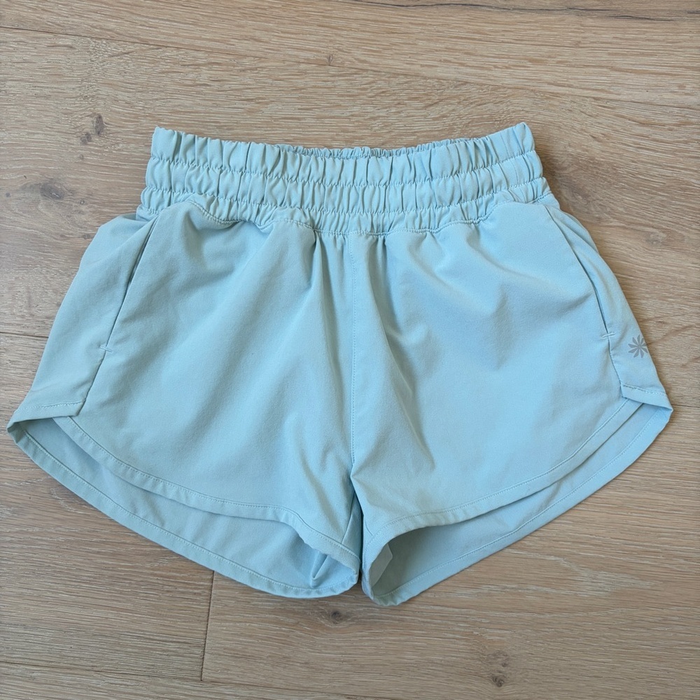 Athleta Girl Run Free Shorts 2,5” XS 6 Mint Sage Green Lined Athletic Youth*L29